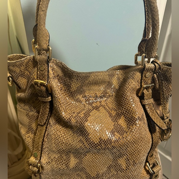 Leather snake skin Michael Kors shoulder bag.Beautiful tan/beige/brown color. - Picture 1 of 4